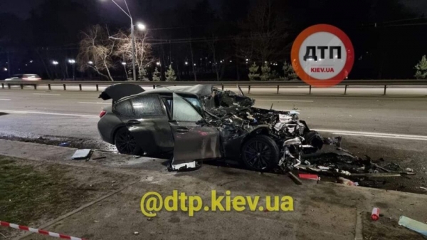 В центре Киева произошло ДТП с опрокидыванием: пять пострадавших