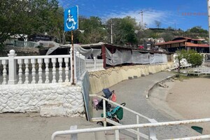 Без каких-либо документов: в "Аркадии" незаконно пытались расширить кафе
