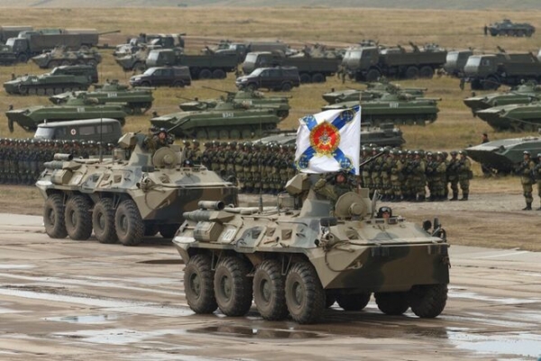 
Мнение "Гардиан" о российских войсках на границе с Украиной: Это путинский план "Б"
