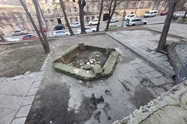 Таинственный уголок Одессы: прогулка по лестнице мертвых Таинственный уголок Одессы: прогулка по лестнице мертвых