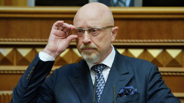 Глава Минобороны Украины пугает немцев Россией и восстановлением ГДР  