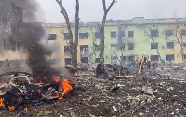 Итоги 09.03: Авиаудар по роддому и угроза на ЧАЭССюжет Итоги 09.03: Авиаудар по роддому и угроза на ЧАЭССюжет