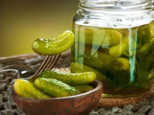 Консервовані огірки можуть стати м'якими: прикрі помилки господинь (відео)