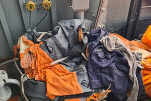 В Черном море всплыл дырявый плот из затонувшего крейсера "Москва"