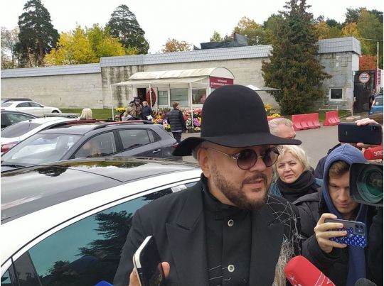 Путініст кіркорів покаявся біля труни Моїсеєва: «Не можу пробачити…»