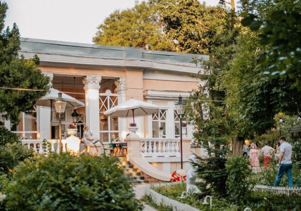 Здания с рестораном "Дача" на Французском бульваре в Одессе хотят вернуть государству