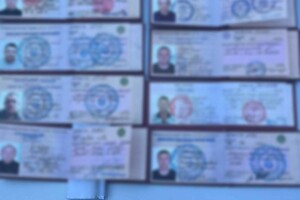 В Одессе задержали инспектора полиции, который за взятки делал документы на оружие