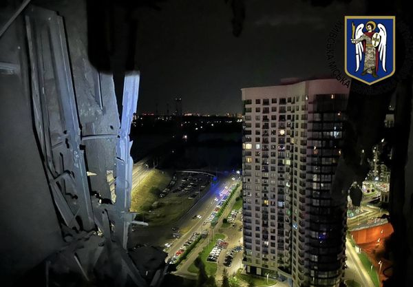 Київ третю ніч поспіль атакували безпілотники: знищено близько десятка дронів