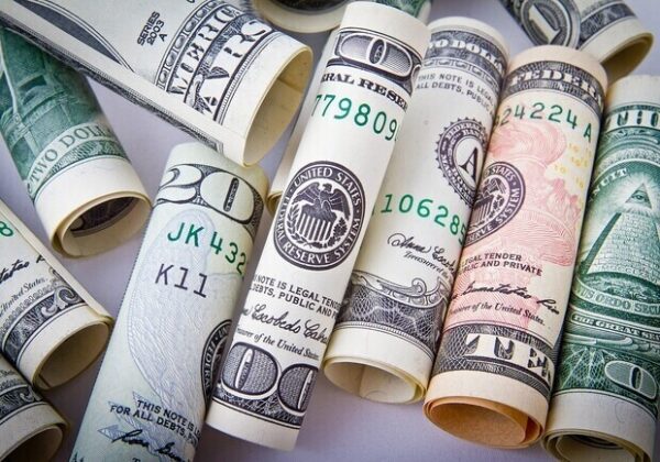Курс валют в Украине 31 октября 2023: сколько стоит доллар и евро
