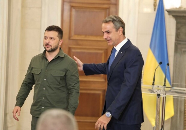 Зеленский приехал в Одессу вместе с премьером Греции и видел ракетный удар: есть погибшие и пострадвшие