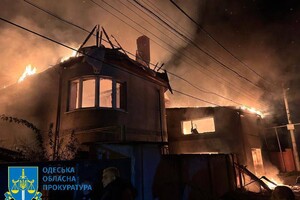Погибший, возгорание газовых труб и пврежденная школа: последствия ночной атаки дронов в Одессе (фото, видео)