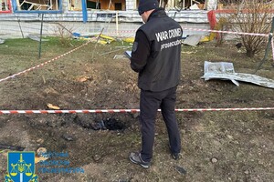 Погибший, возгорание газовых труб и пврежденная школа: последствия ночной атаки дронов в Одессе (фото, видео)