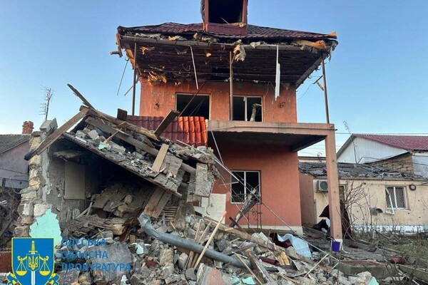 Погибший, возгорание газовых труб и пврежденная школа: последствия ночной атаки дронов в Одессе (фото, видео)