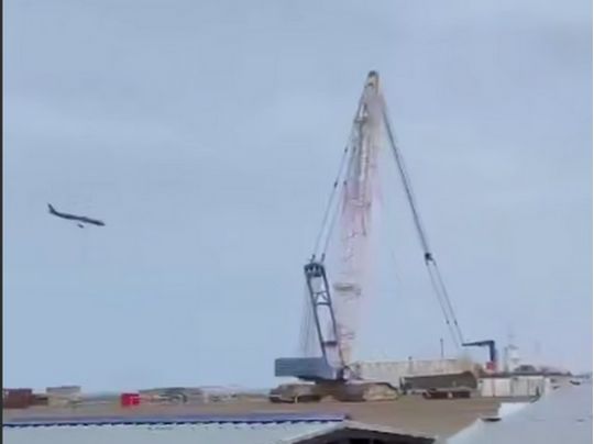Пасажирський літак із Баку розбився під час посадки в Казахстані (відео)