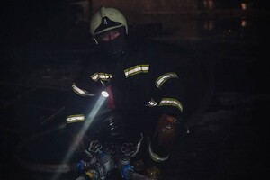 Пожар на складе в Одессе: возгорание гасили почти полсотни человек