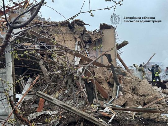 Ворог вночі атакував мирні міста і села України: є вбиті та поранені