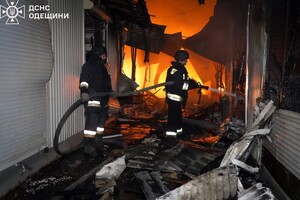 Горит Привоз, есть разрушения в историческом центре: последствия ночного удара по Одессе