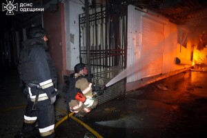Горит Привоз, есть разрушения в историческом центре: последствия ночного удара по Одессе