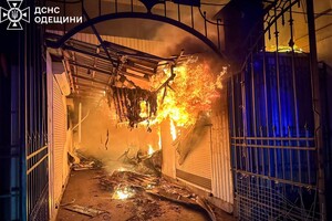 Горит Привоз, есть разрушения в историческом центре: последствия ночного удара по Одессе
