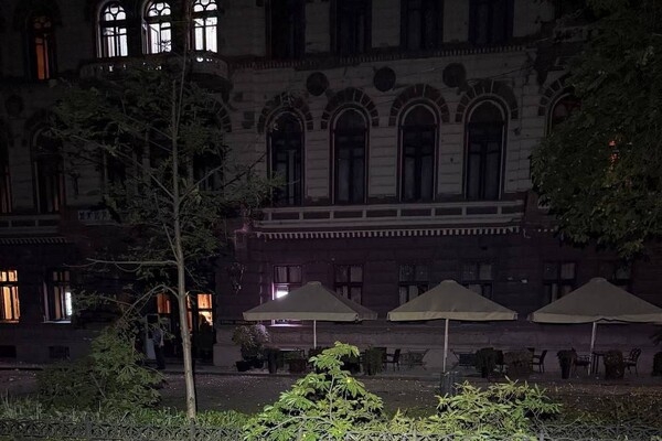 Горит Привоз, есть разрушения в историческом центре: последствия ночного удара по Одессе
