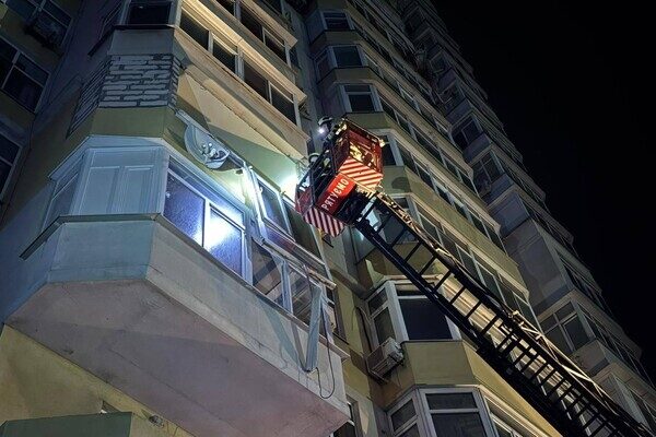Ночной удар по Одессе: часть города без света, есть повреждение дома Ночной удар по Одессе: часть города без света, есть повреждение дома