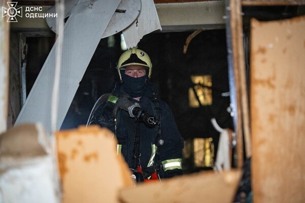 Ночной удар по жилому сектору Одессы: пострадали люди