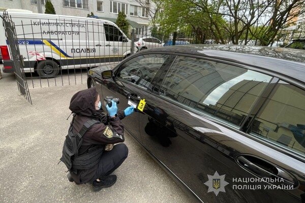 Взрывчатка на дверце: в Одессе хотели подорвать автомобиль предпринимателя